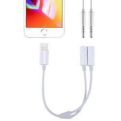 Wewoo Adaptateur pour iPhone, iPad, Samsung, Huawei, Xiaomi, HTC 16cm 2 en 1 double 3.5mm femelle à Lightning audio mâle,