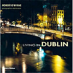 Living in Dublin (Hardback)