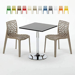 Grand Soleil Table Noir et 2 Chaises Colorées Polypro 