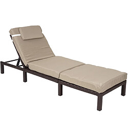 Decoshop26 Chaise longue relax bain de soleil pour jardin extérieur terrasse en poly-rotin marron coussin crème 04_0004235