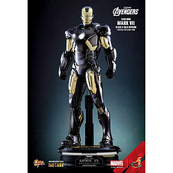 Avis Hot Toys MMS741D61 - Marvel Comics - The Avengers - Iron Man Mark VII Black & Gold Version