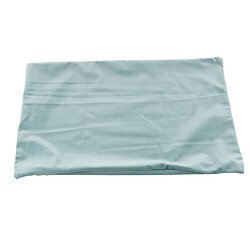 Housse de coussin en velours doux de couleur unie recouvert de coussins, vert clair