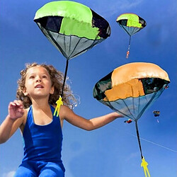 Wewoo Jeux d'éveil extérieur pour Enfants Couleur Aléatoire Jeter à la main Mini Jouer Parachute Parachutiste de Plein Air Jouets Éducatifs avec Figure Soldat