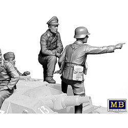 Acheter Master Box Figurine Mignature German Stug Iii Crew, Wwii Era.their Position Is Behind That Forest