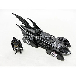 JADA TOYS - 1/24 - BATMOBILE BATMAN FOREVER - AVEC FIGURINE - 253215003 - 98036BK pas cher