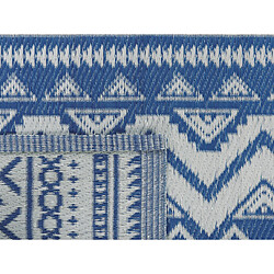 Beliani Tapis extérieur au motif zigzag bleu 120 x 180 cm NAGPUR pas cher