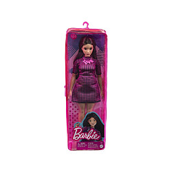 Mattel Poupée Barbie Fashionistas avec Robes à Carreaux Col Montant et Baskets Chics Rose