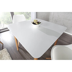 Avis Vivenla Table coloris blanc scandinave carré plateau laqué et piètement en bois massif L.80 x P.80 x H.75 cm Collection Verberkt