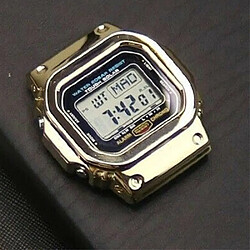 Coque en métal or pour votre Casio G-SHOCK GW-5000/5035/DW5600/GW-M5610