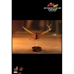 Hot Toys MMSC004 - Marvel Comics - Ant-Man And The Wasp - Ant-Man On Flying Ant & The Wasp