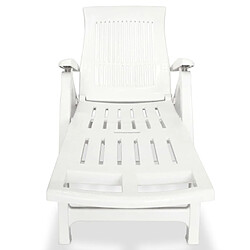 Helloshop26 Transat chaise longue bain de soleil lit de jardin terrasse meuble d'extérieur avec repose-pied plastique blanc 02_0012588