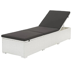 Helloshop26 Transat chaise longue bain de soleil lit de jardin terrasse meuble d'extérieur avec coussin résine tressée blanc 02_0012506