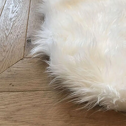 Thedecofactory FLOKATI DE LUXE - Tapis extra-doux esprit peau de mouton blanc 60x90