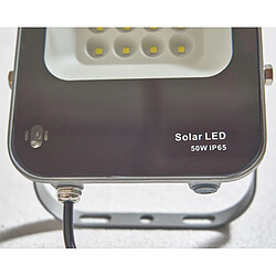 Avis Lumière Projecteur extérieur solaire 3000k 450lm LED gris IP65