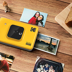 KODAK Mini Shot Combo 2 C210 - Appareil Photo Instantané (Format 5,3 x 8,6 cm - 2,1 x 3,4 '', Écran LCD 1,7'', Bluetooth, 8 photos incluses) - Jaune