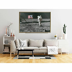 Paris Prix Affiche Murale Encadrée Flag on the Moon 90 x 60 cm Or