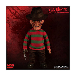 Mezco Les Griffes de la Nuit - Figurine parlante Mega Scale Freddy Krueger 38 cm