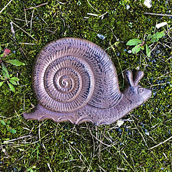 L'Héritier Du Temps Pas Japonais Motif Escargot Décoration de Jardin en Fonte Patinée Marron 2x21x32cm