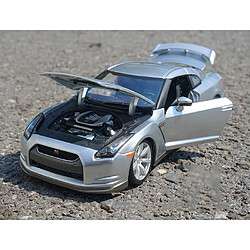 Avis Universal Échelle 1: 18 Nissan GTR R35 modèle de voiture en alliage voiture moulée sous pression jouet de simulation adulte collection cadeau | Voiture jouet moulée sous pression.(Argent)