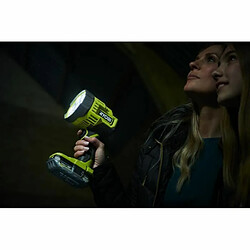 Avis RYOBI Spot LED 18 V - 3 intensités : 3000 / 1500 / 500 Lumens - Peut éclairer à plus de 600 m