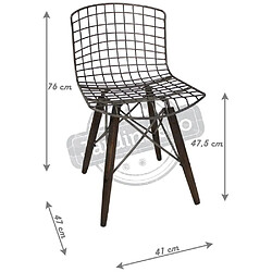 Antic Line Creations Chaise en métal et bois assise grillagée.