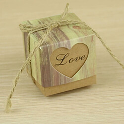 Wewoo 100 PCS Mariage Grain de Bois Amour Motif en forme de Coeur Évidée Boîte de Sucre de Papier Kraft, Taille: 5 * 5 * 5 cm