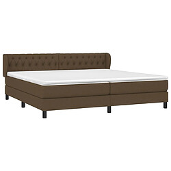 Avis Maison Chic Lit adulte- Lit + matelas,Sommier à lattes de lit avec matelas Marron foncé 200x200 cm -GKD14436