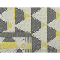 Beliani Tapis extérieur au motif triangles gris et jaunes 120 x 180 cm HISAR pas cher