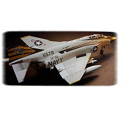 Tamiya Maquette avion : McDonnel Douglas F-4J Phantom II