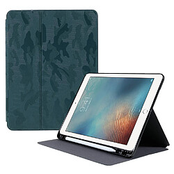 Etui en PU X-LEVEL motif camouflage, fonction réveil/veille automatique avec support et porte-crayon vert pour votre iPad 9.7-pouces (2017)/(2018)/Air (2013)/Air 2/Pro 9.7 pouces (2016)