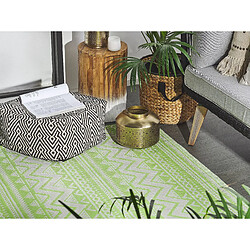 Avis Beliani Tapis extérieur au motif zigzag vert 120 x 180 cm NAGPUR