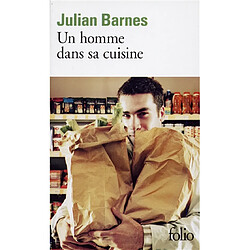 Un homme dans sa cuisine