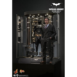 Avis Hot Toys MMS750 - DC Comics - Batman : The Dark Knight - Batman Armory & Bruce Wayne