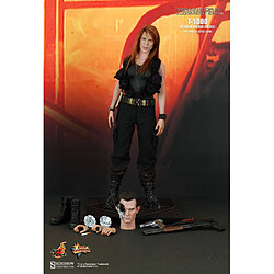 Hot Toys MMS125 - Terminator 2 : Judgment Day - T1000 In Sarah Connor Disguise