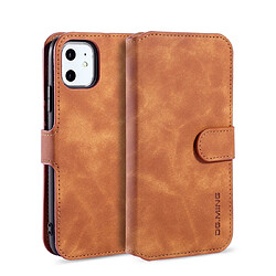 Wewoo Coque Étui à rabat côté huile Retro avec support logements pour cartes et portefeuille iPhone 11 Marron