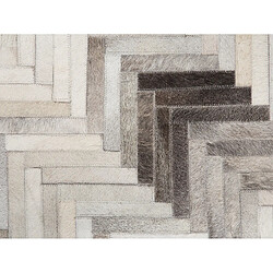 Beliani Tapis en cuir gris/beige 140 x 200 cm ARSUZ pas cher