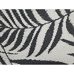 Beliani Tapis extérieur noir au motif feuilles de palmier 180 x 270 cm KOTA pas cher