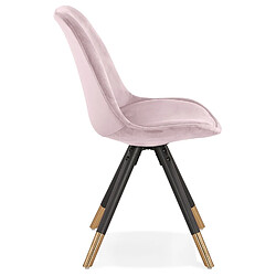 Avis Alterego Chaise design 'HAMILTON' en velours rose et pieds en bois noir