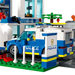 Lego 60316 Le Commissariat de Police Multicolore