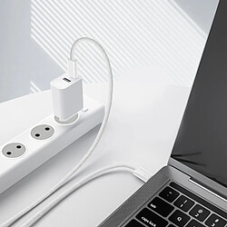 Apple Câble USB-C vers USB-C 240W compatible iPhone 15 et MacBook - Original Blanc pas cher