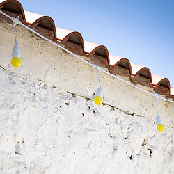 Avis Ledkia Kit Guirlande Waterproof 5.5m Blanc + 8 LED Jaune