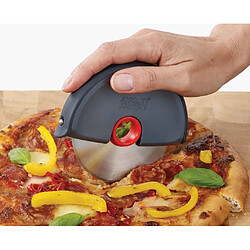 Coupe-pizza Joseph Joseph Disc gris, design ergonomique, facile à nettoyer pas cher
