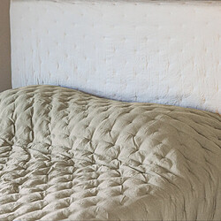 Linnea couvre-lit Celeste microfibre - Couvre-lit rembourré en microfibre polyester – piquage points brodés – finition lavé froissé – garnissage uniforme – entretien facile à 30 °C