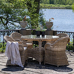 Mes Ensemble table de jardin 120 cm en verre + 4 fauteuils en kubu naturel