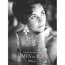 Femmes aux bijoux