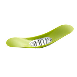 Presse-ail Joseph Joseph Rocker vert, design ergonomique, facile à utiliser