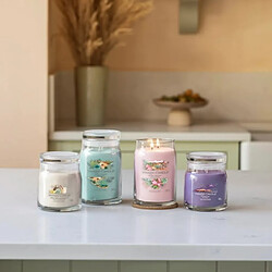YANKEE CANDLE Bougie signature Horcata à la vanille douce modèle moyen