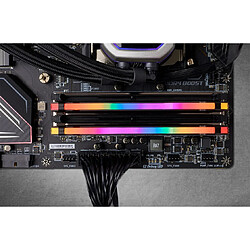 Corsair CMW32GX4M2A2666C16 32Go 2666MHz DDR4 pas cher