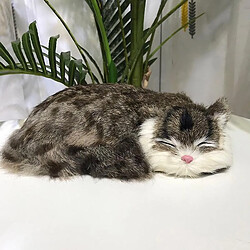 Chat en peluche réaliste