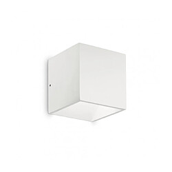 Ideal Lux Applique de jardin Rubik Métal,aluminium blanc 1 ampoule 10cm Matériau : Métal,aluminium Coloris : blanc Nombre d'ampoules : 1 Type d'ampoule : LED intégré Puissance Max en Watts (W) : 9 Ampoules incluses : Oui IP54 Température de couleur L